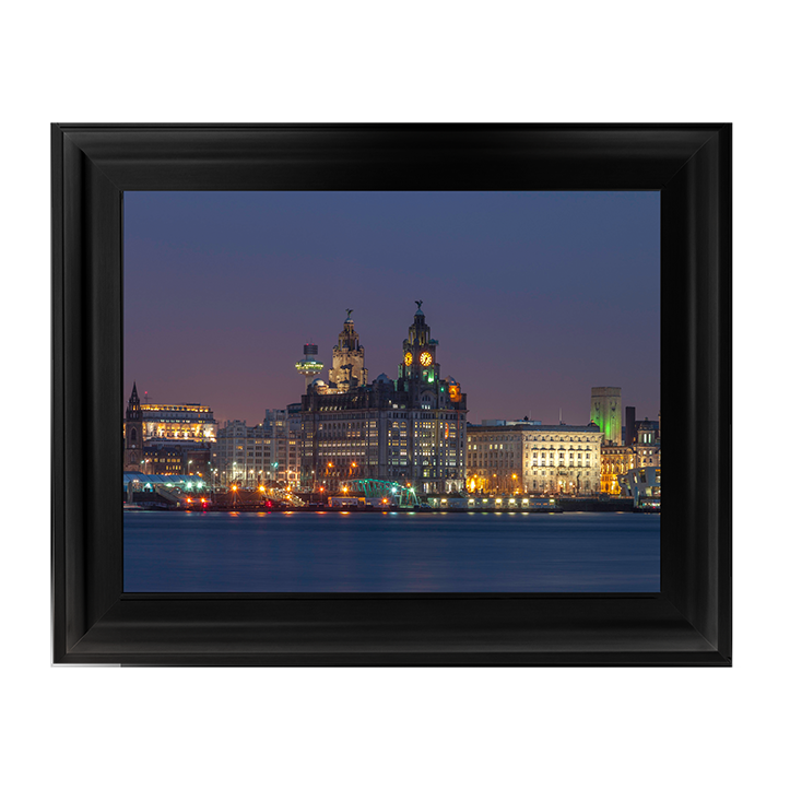 CY043 Liverpool city skyline across the River Mersey