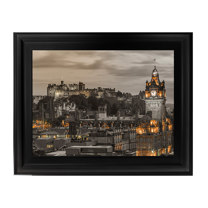 CY013 Edinburgh Castle and The Balmoral Hotel