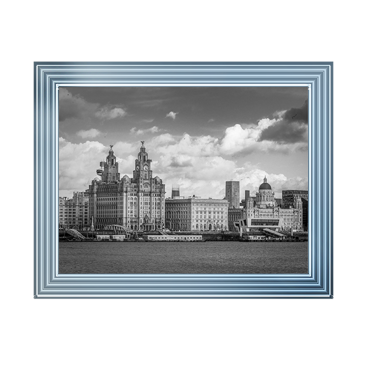 CY036 Liverpool city skyline across the River Mersey