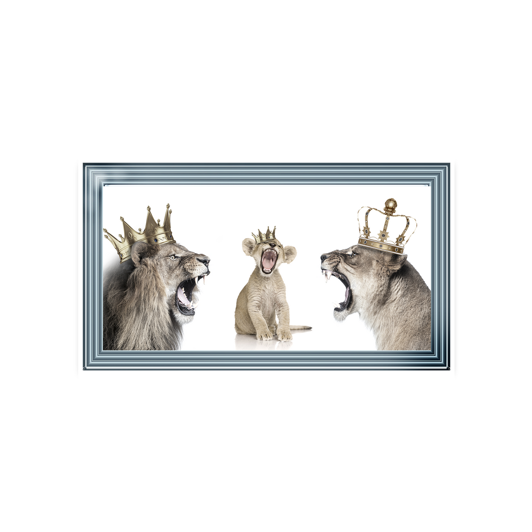 Roaring lion trio family
