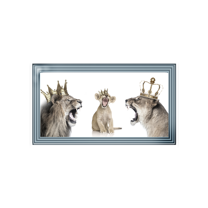Roaring lion trio family