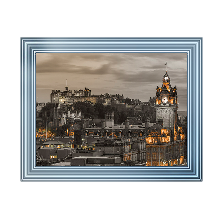 CY013 Edinburgh Castle and The Balmoral Hotel