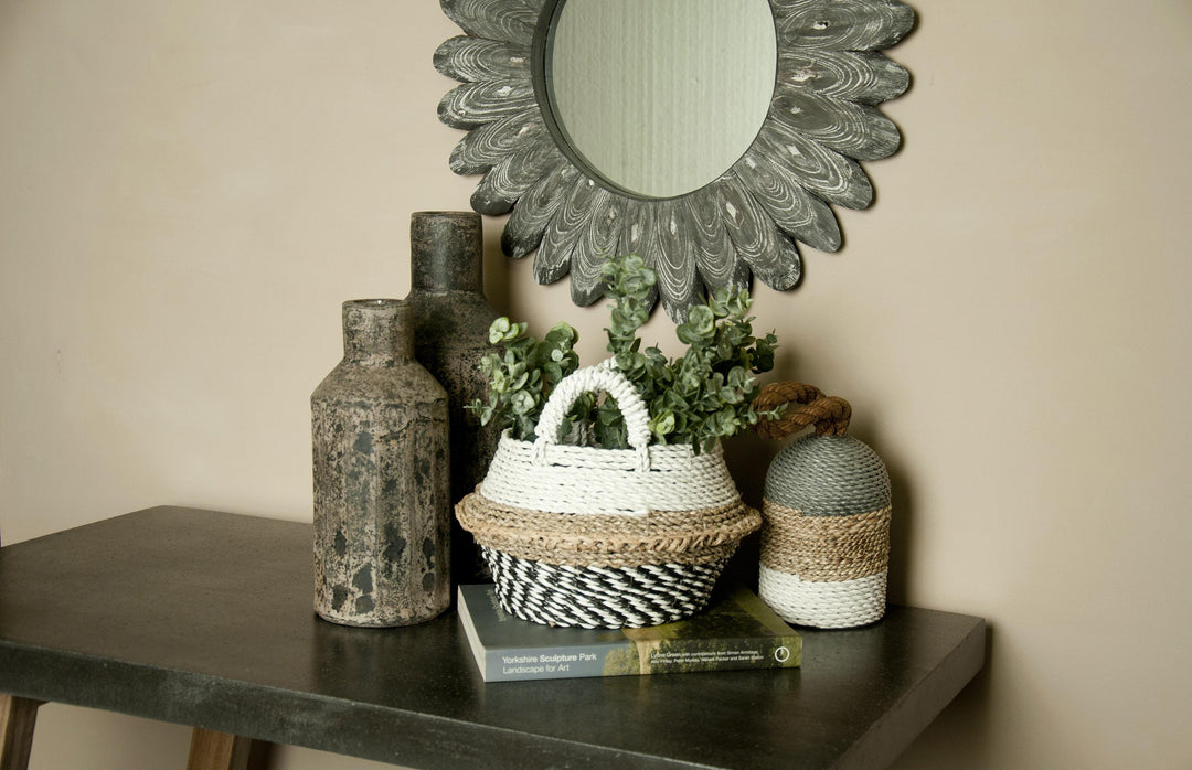 Single Fyvelle White top Seagrass Basket