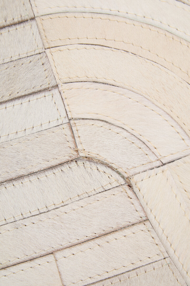 Oakridge Safira Hair-On-Leather Rug – Natural (Small)