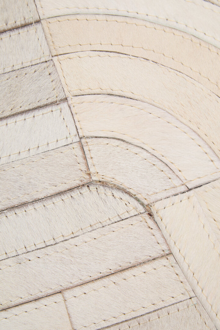 Oakridge Safira Hair-On-Leather Rug – Natural (Small)