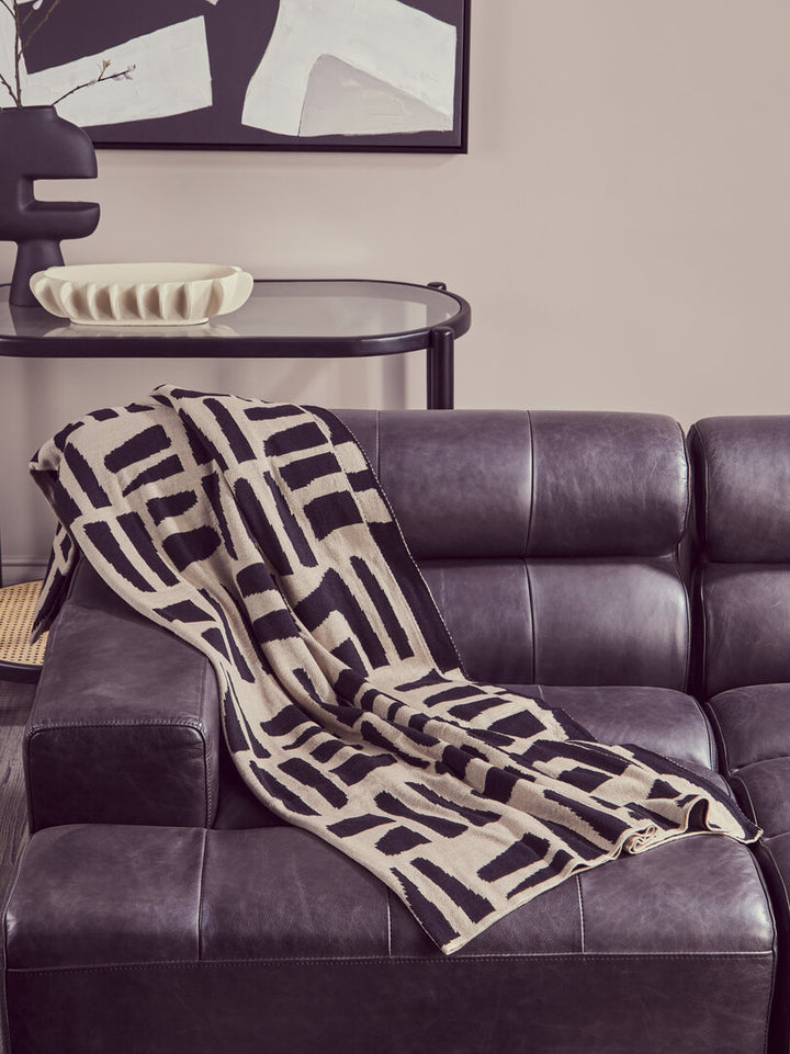 Greyholt Leather Chaise Lounger – Right-Facing