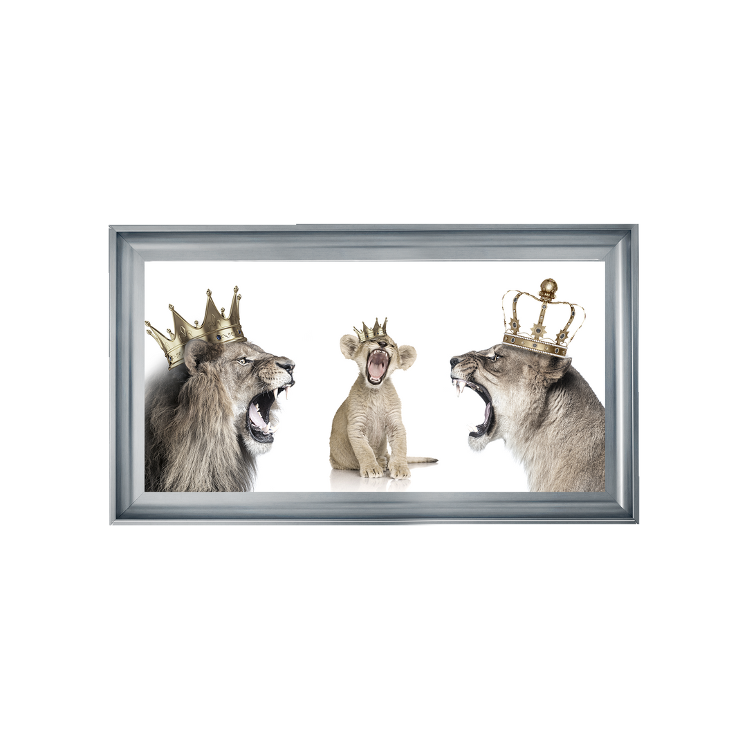 Roaring lion trio family