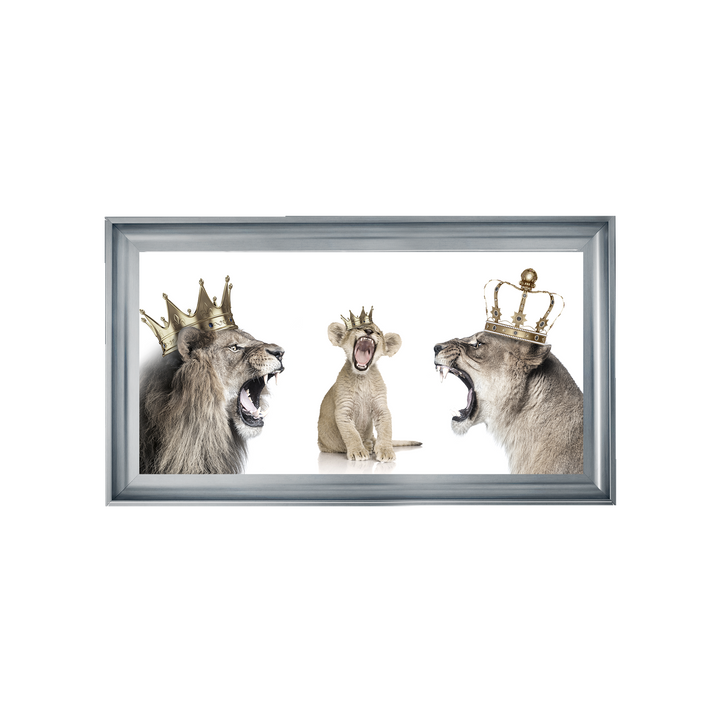 Roaring lion trio family