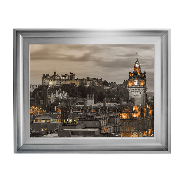 CY013 Edinburgh Castle and The Balmoral Hotel