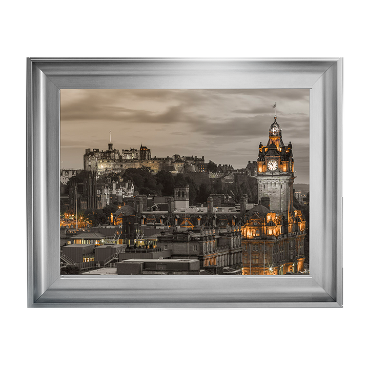 CY013 Edinburgh Castle and The Balmoral Hotel