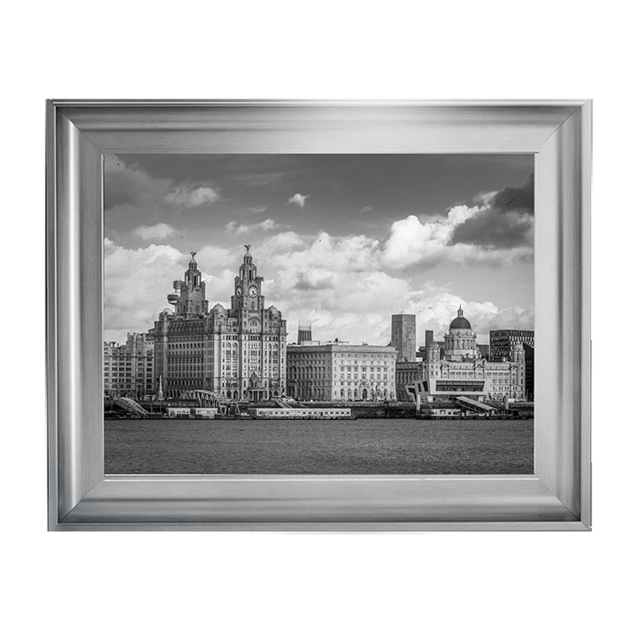 CY036 Liverpool city skyline across the River Mersey