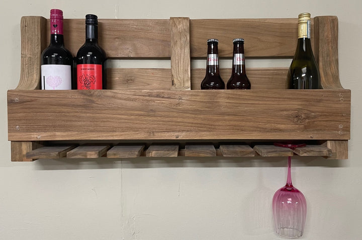 Lioren Small Wine Bar