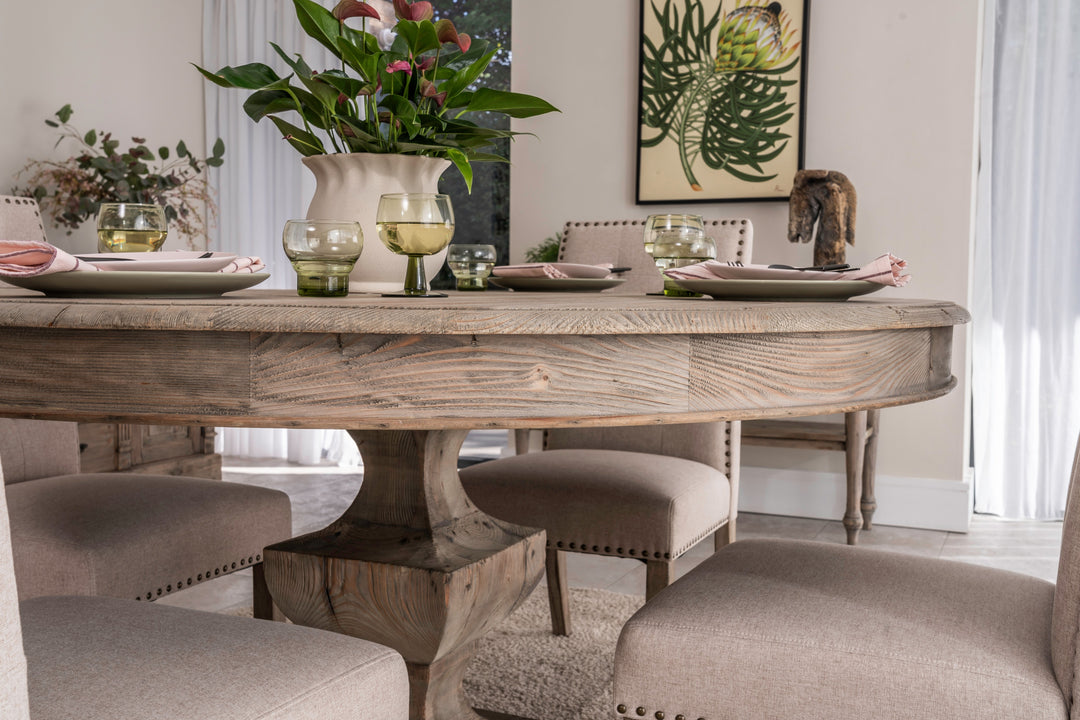 Cadelin Round Table