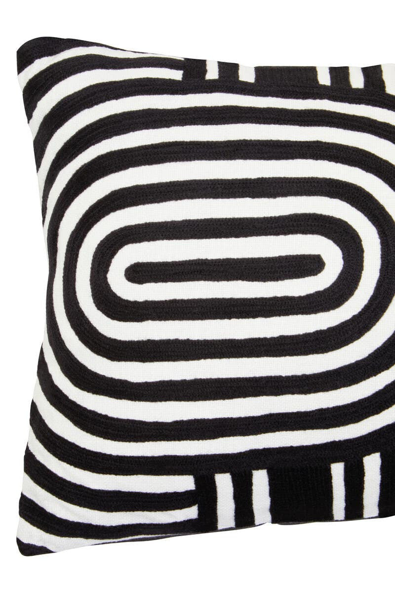 White Cushion Oakridge And Black Ozella