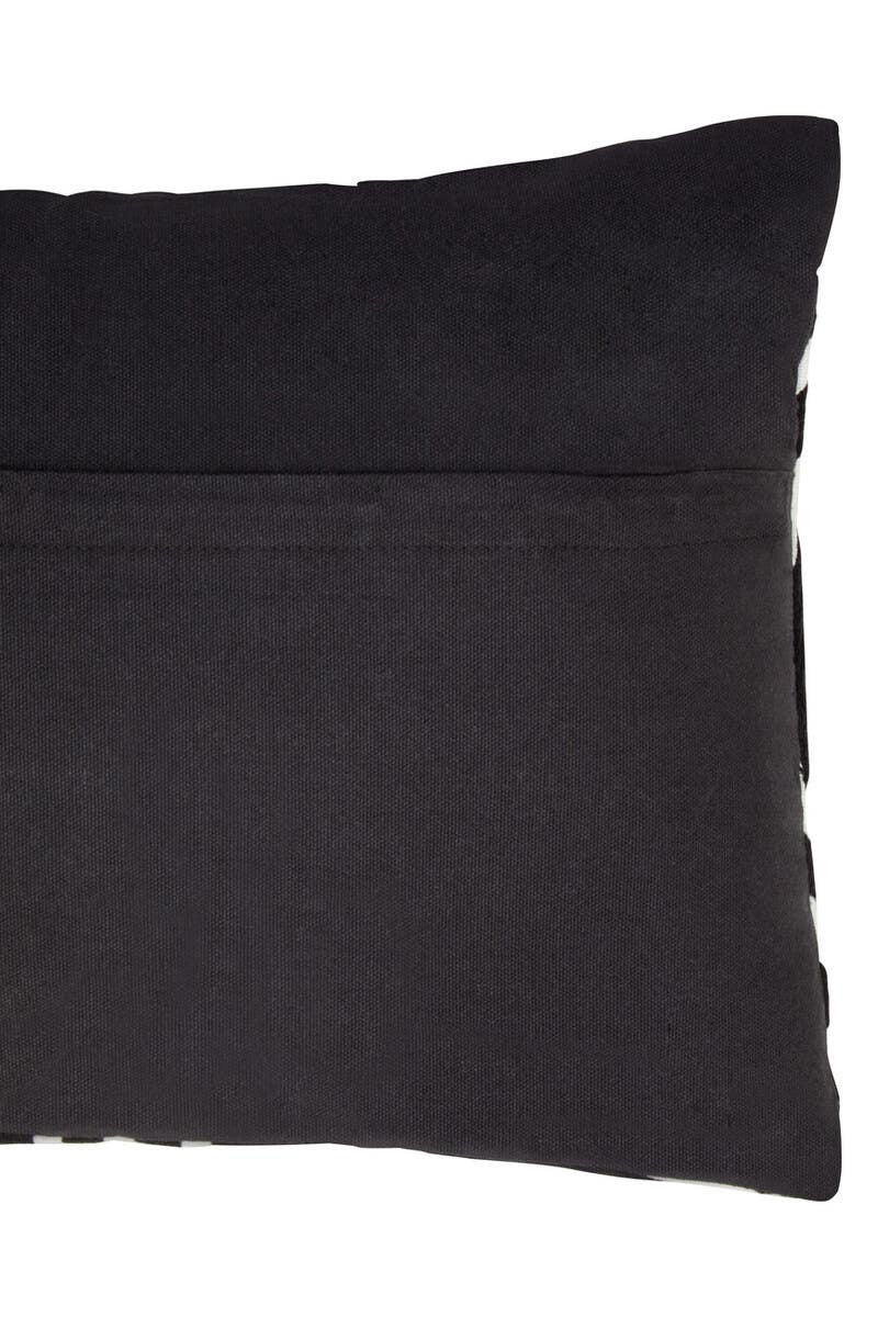 White Cushion Oakridge And Black Ozella