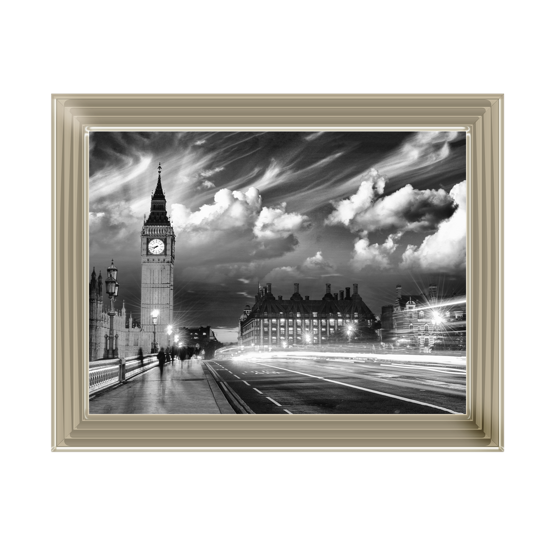 London's blinding lights (Black and White)