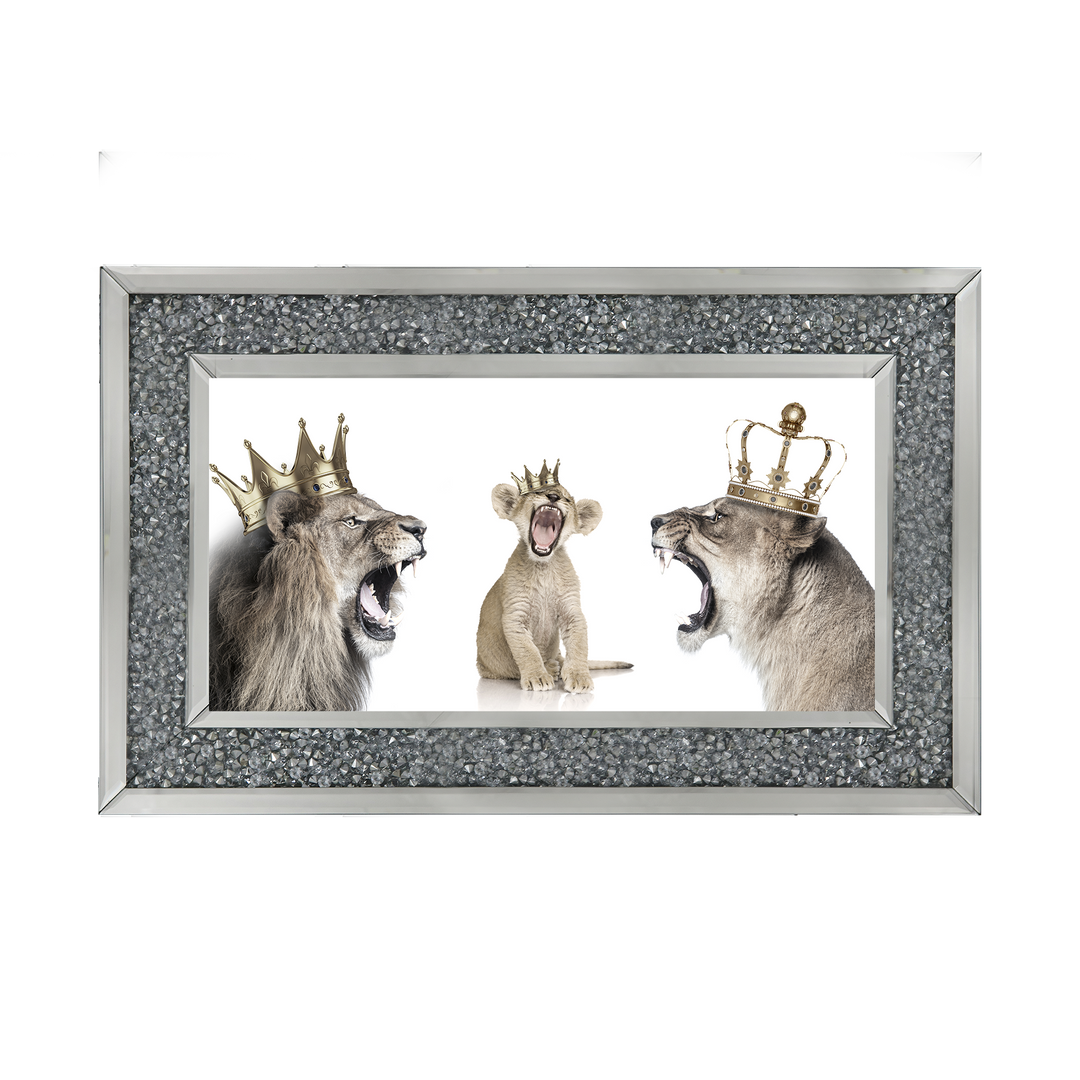 Roaring lion trio family