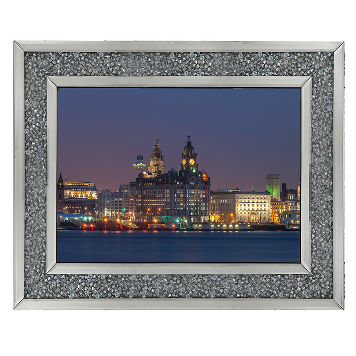 CY043 Liverpool city skyline across the River Mersey