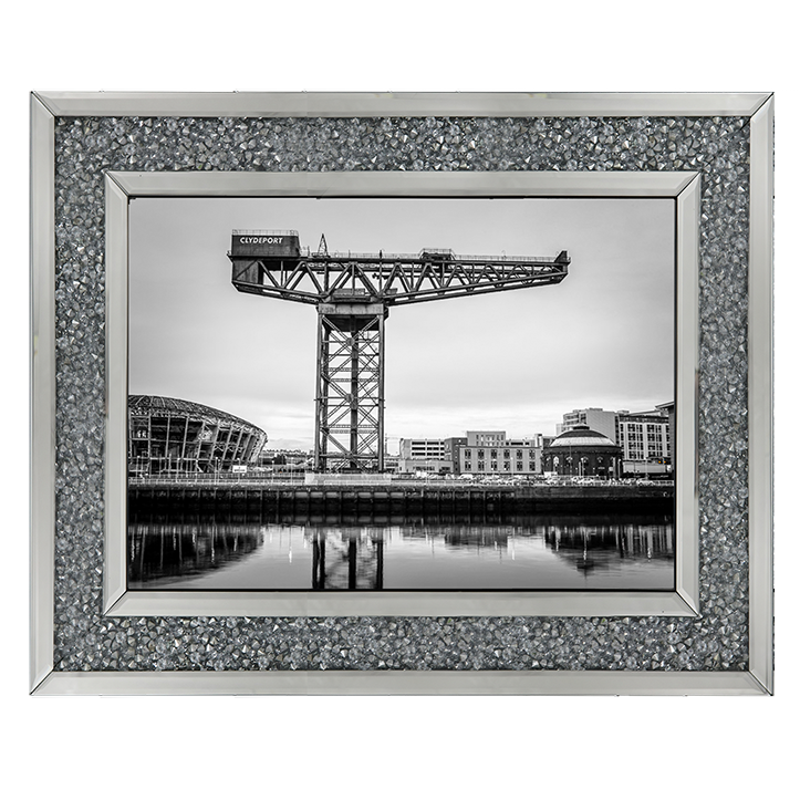 CY024 Finnieston crane on River Clyde (Black and White)
