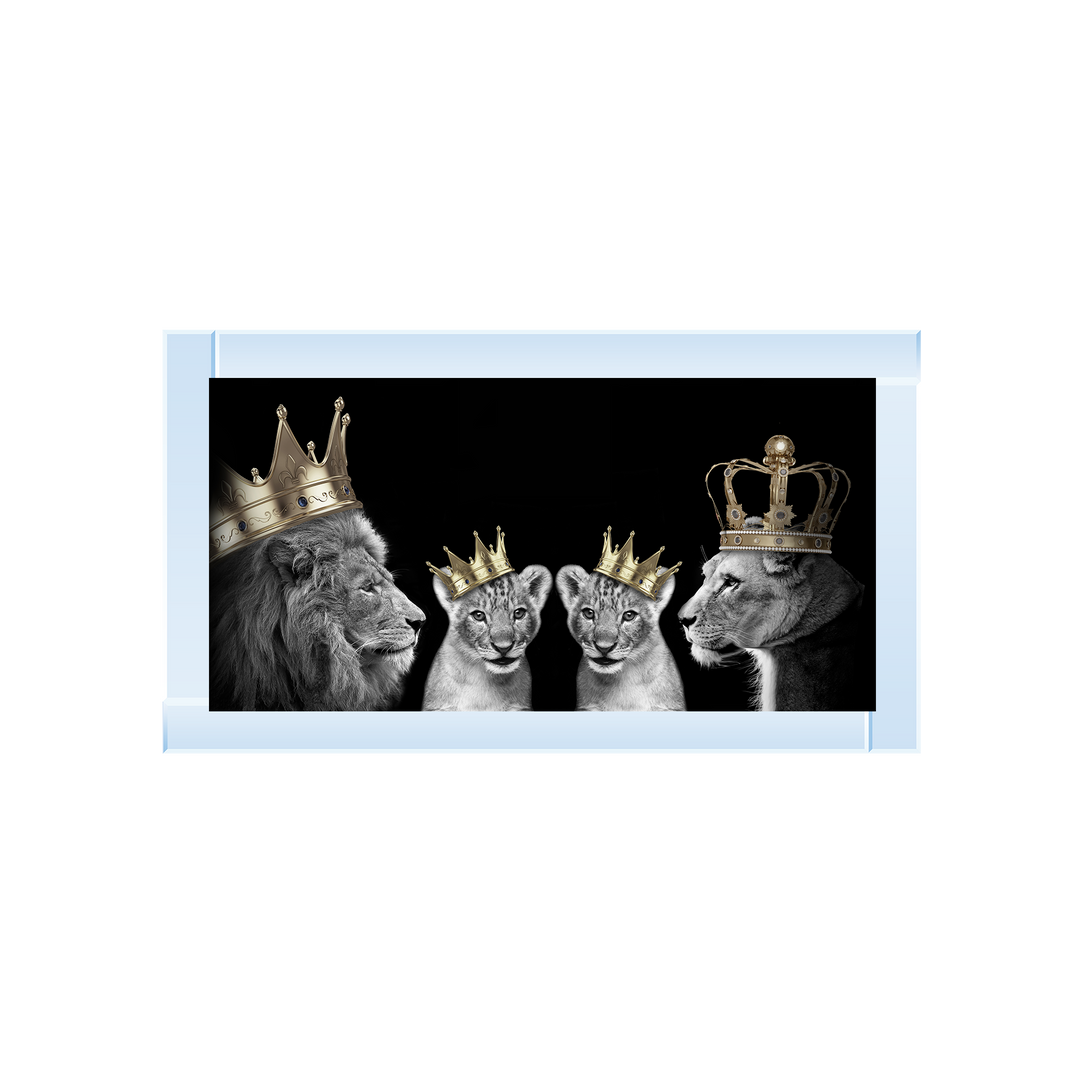 Lion family of 4 (Gold Crowns)