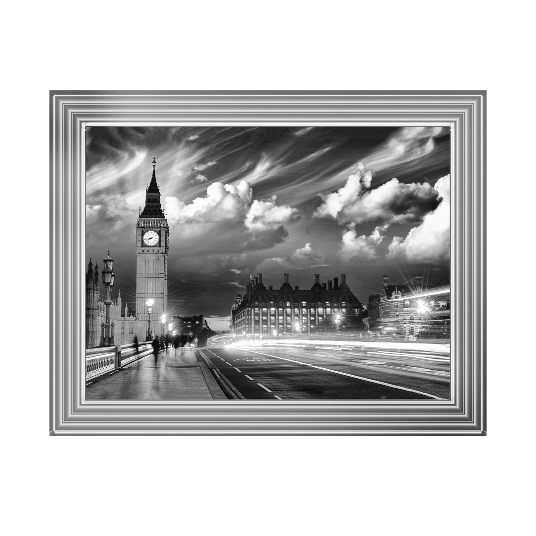London's blinding lights (Black and White)