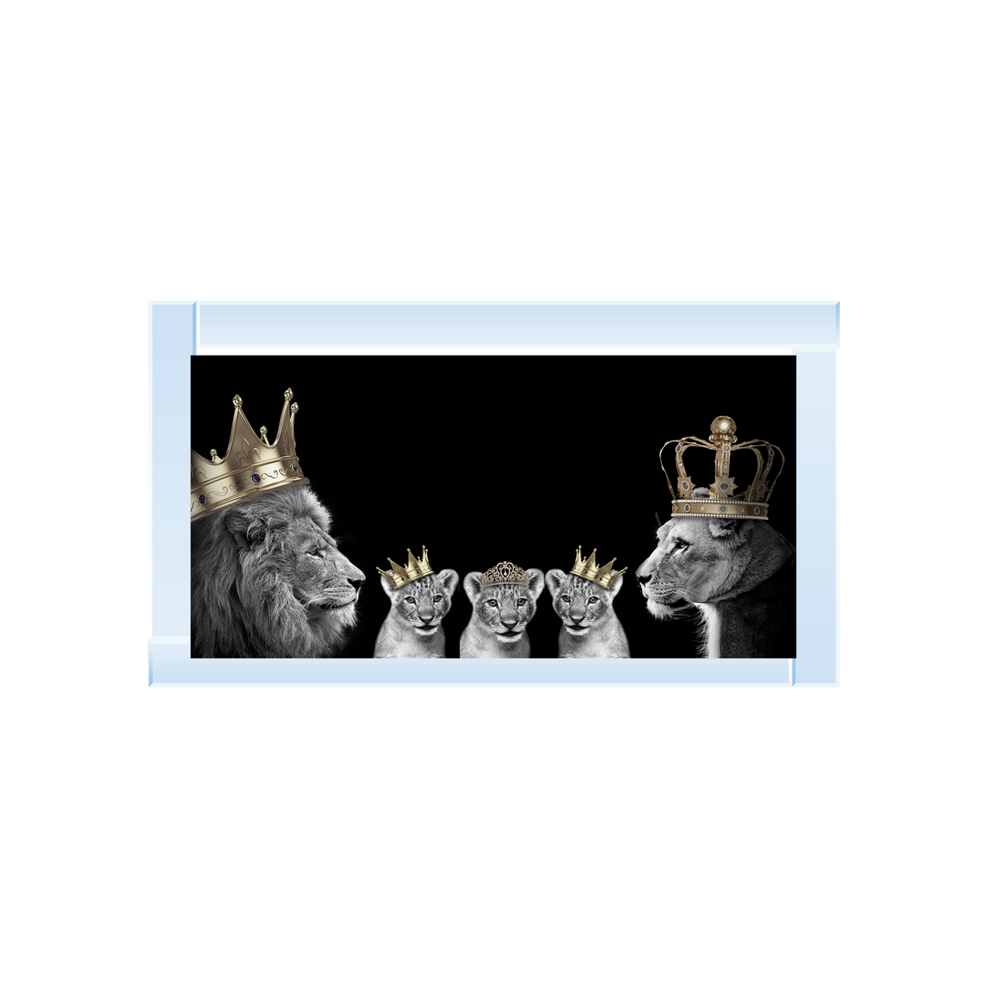 Lion family of 5 (gold Crowns)