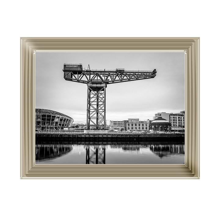 CY024 Finnieston crane on River Clyde (Black and White)