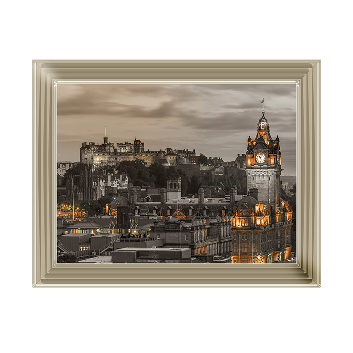 CY013 Edinburgh Castle and The Balmoral Hotel