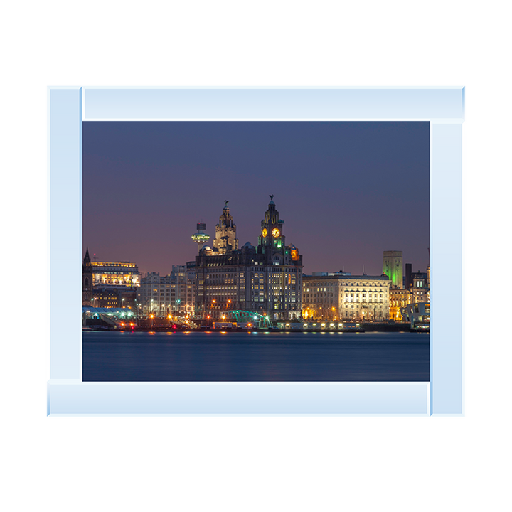 CY043 Liverpool city skyline across the River Mersey