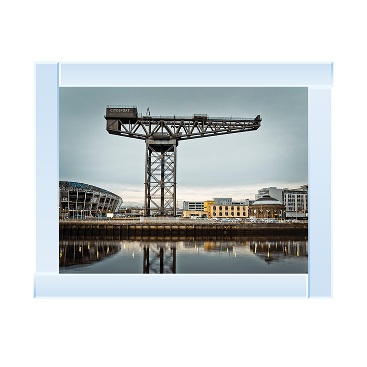 CY025 Finnieston crane on River Clyde