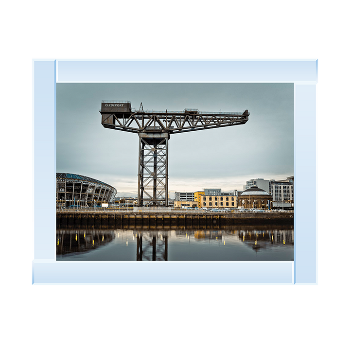 CY025 Finnieston crane on River Clyde