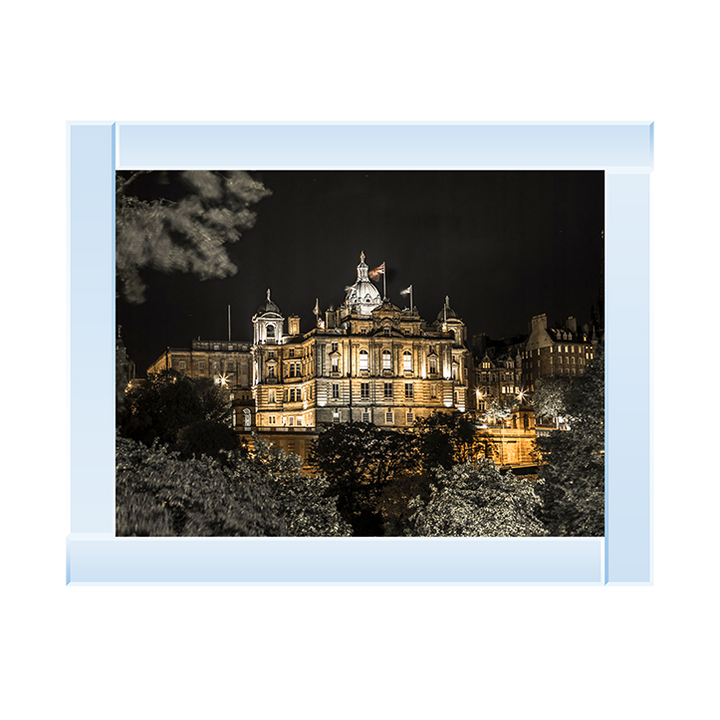 CY019 Lloyds banking group building at night