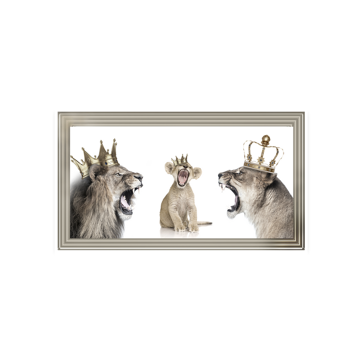Roaring lion trio family