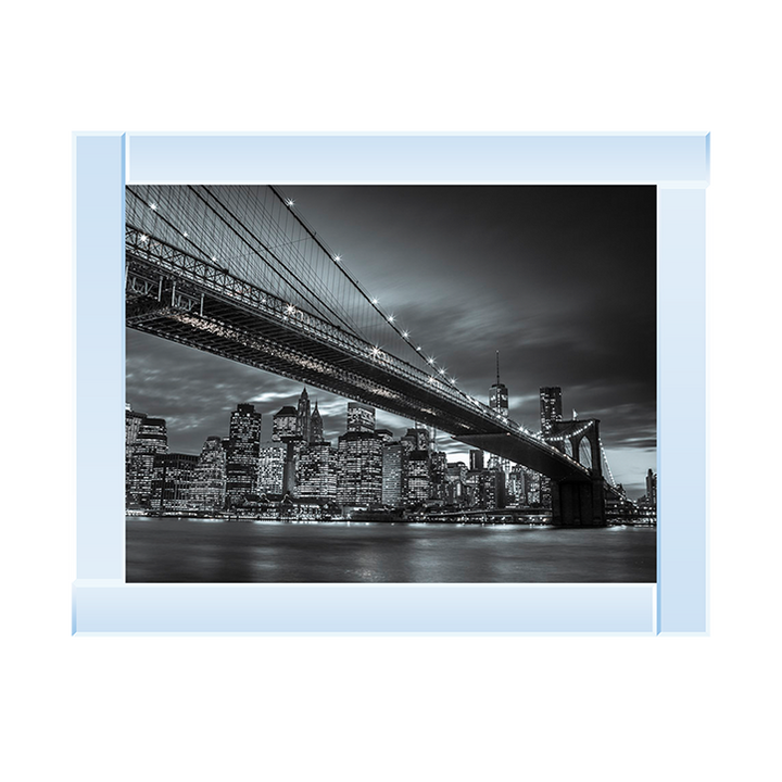 CY064 Brooklyn Bridge and lower Manhattan skyline at dusk