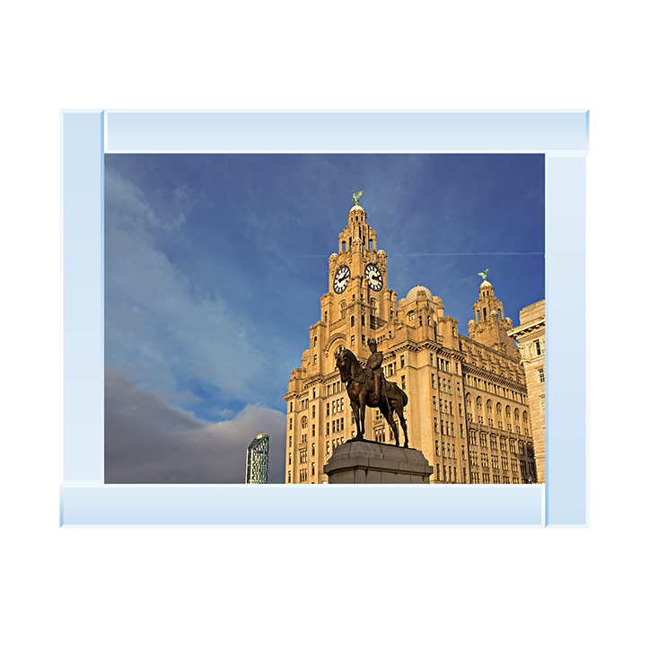 CY032 Royal Liver Building in Liverpool UK