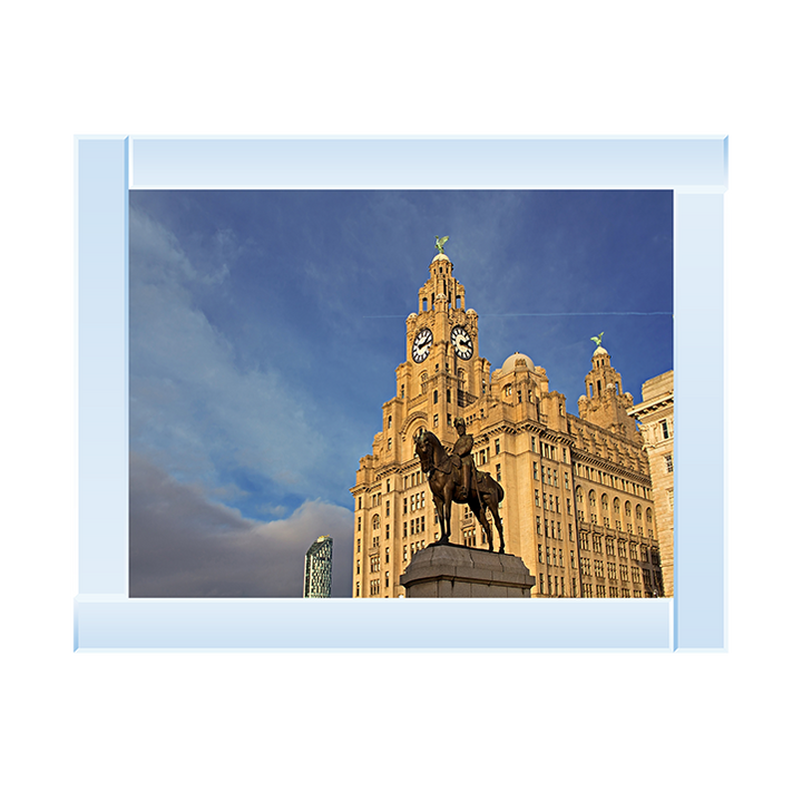 CY032 Royal Liver Building in Liverpool UK