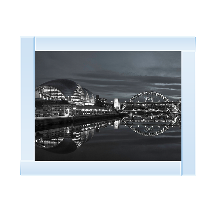 CY070 The Sage Gateshead and the Tyne bridge, Newcastle Upon Tyne I