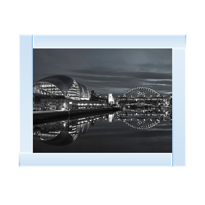 CY070 The Sage Gateshead and the Tyne bridge, Newcastle Upon Tyne I