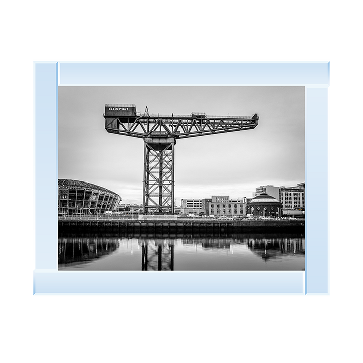 CY024 Finnieston crane on River Clyde (Black and White)