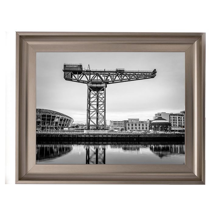 CY024 Finnieston crane on River Clyde (Black and White)