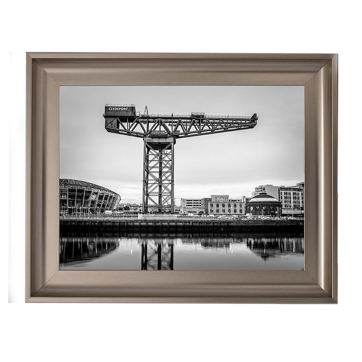 CY024 Finnieston crane on River Clyde (Black and White)