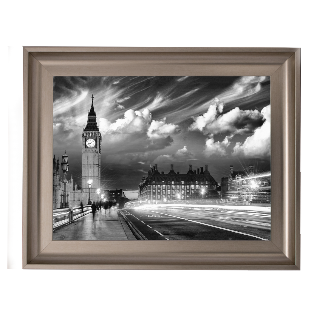 London's blinding lights (Black and White)