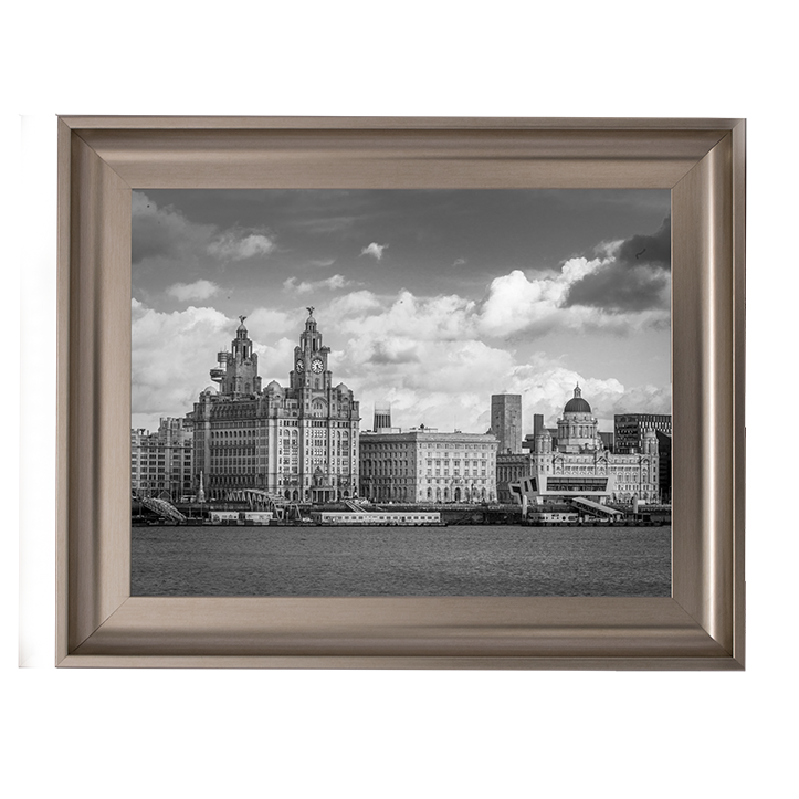 CY036 Liverpool city skyline across the River Mersey