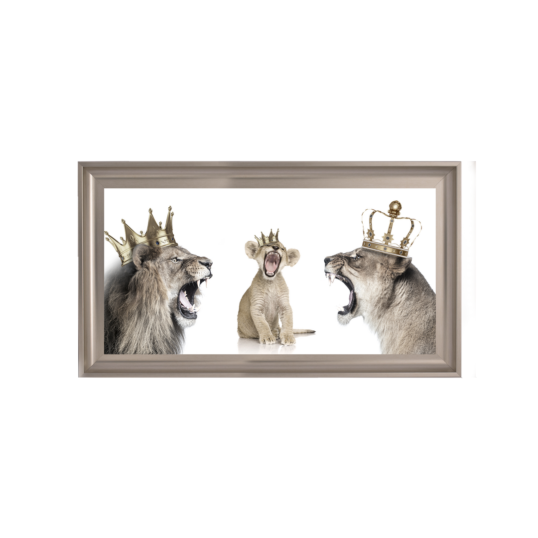 Roaring lion trio family