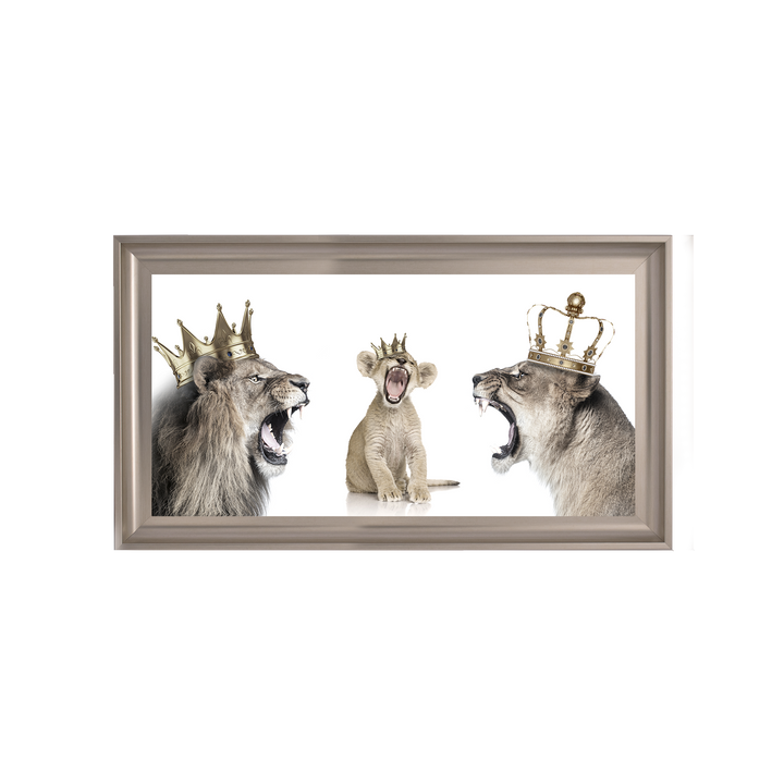 Roaring lion trio family