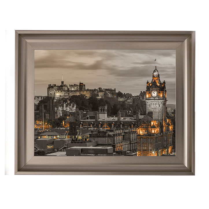 CY013 Edinburgh Castle and The Balmoral Hotel