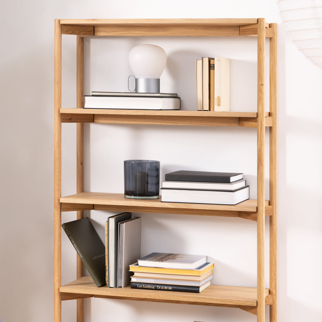 Braidwood Bookcase with 4 Shelves in Oak