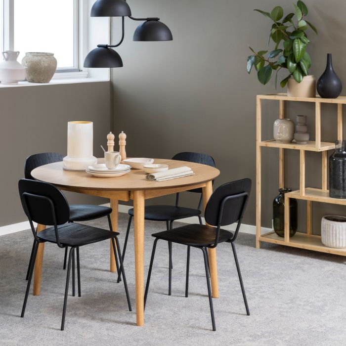 Montreux Round Extending Dining Table in Oak