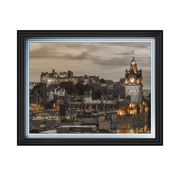CY013 Edinburgh Castle and The Balmoral Hotel