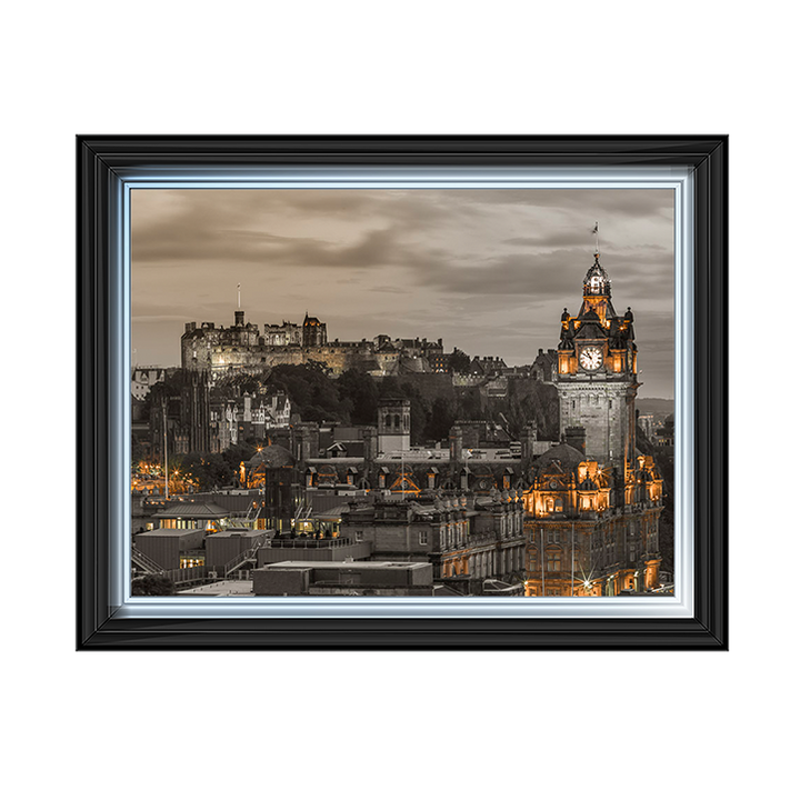 CY013 Edinburgh Castle and The Balmoral Hotel